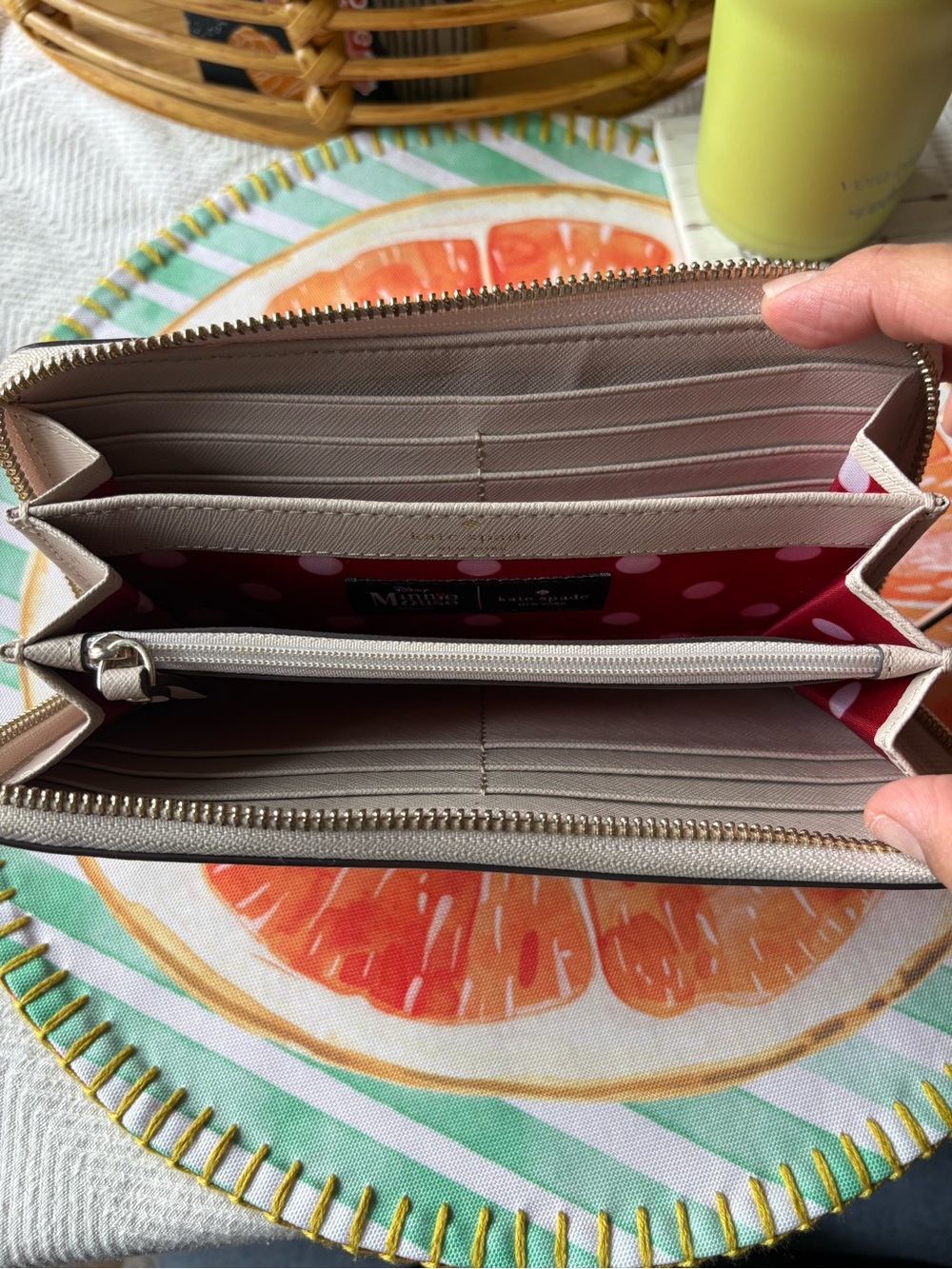 Kate Spade | Zip Around Wallet | Minnie Mouse - Picture 8 of 14